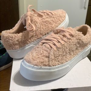 Zara pink fur plush sneaker size 7.5 Women’s